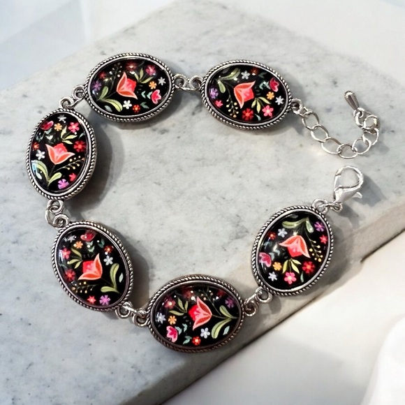Gorgeous floral clear cabochon dome bracelet Stainless Steel Adjustable 7”-8” - Picture 9 of 15